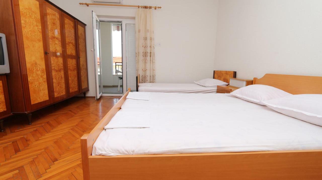 Dinka Guesthouse Makarska Exterior foto